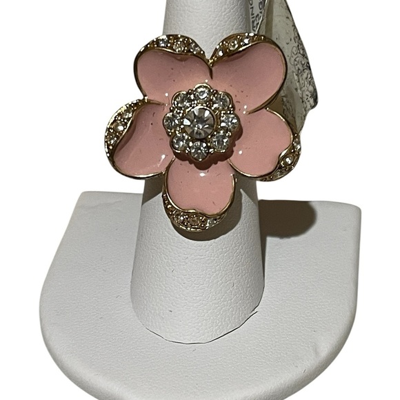 Metal and Rhinestone Flower Rings Bundle Lot 7 pcs NWT NWOT - Picture 4 of 8